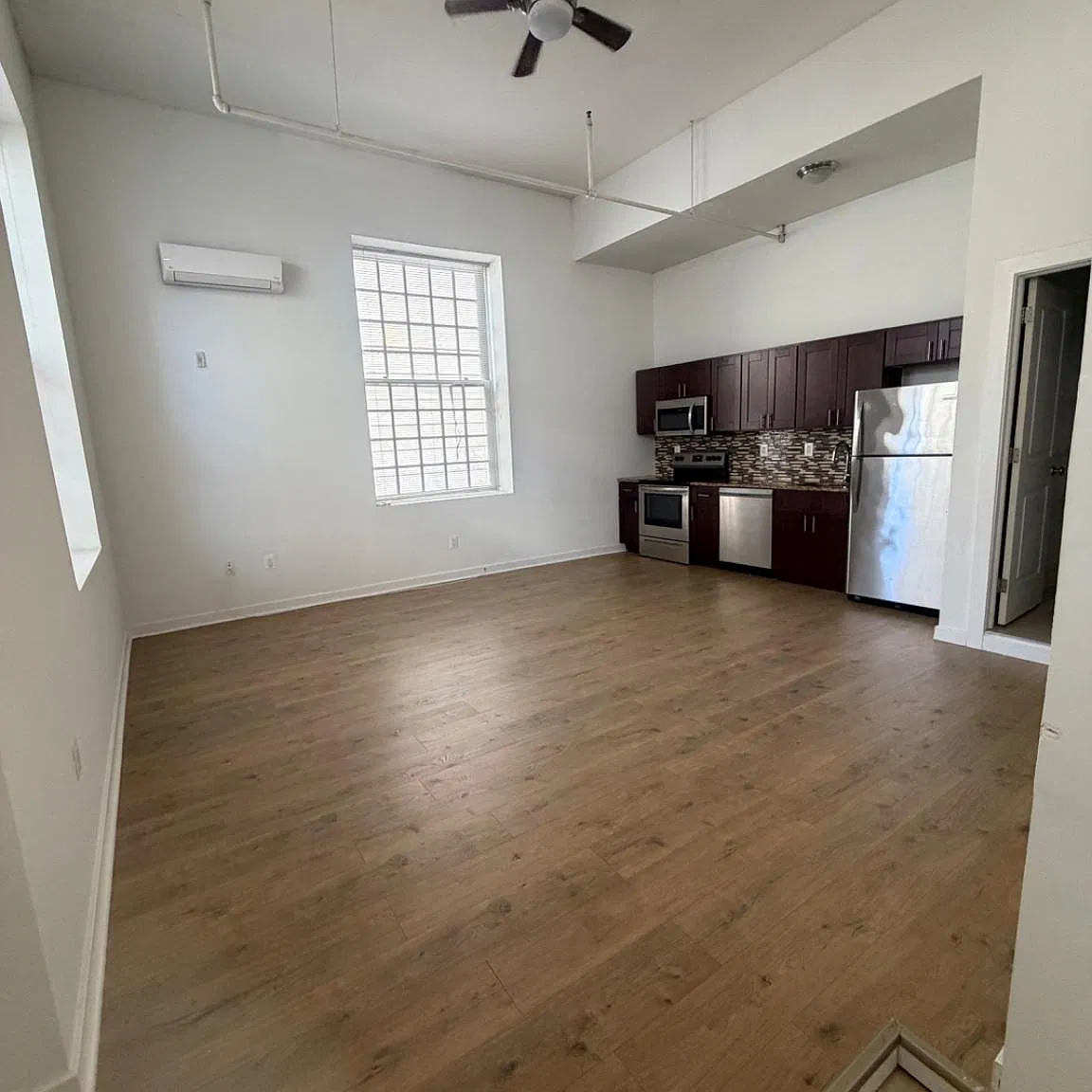 Studio, 1.0 bath, 700 sqft, $1,395 — Photo 1
