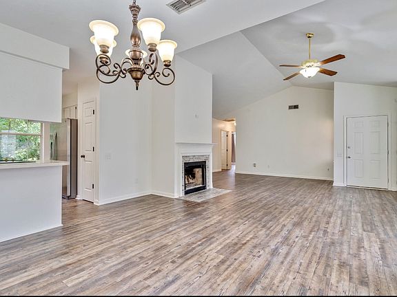 5th image of 2660 Yarmouth Ln