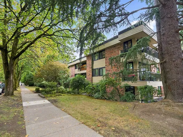1717 W 13th Ave #206, Vancouver, BC V6J 2H2