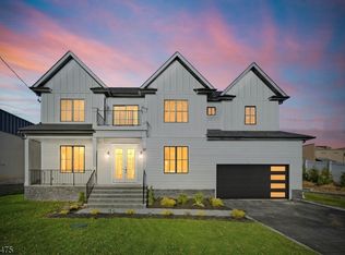 30 Grand Ter, Livingston Twp., NJ 07039