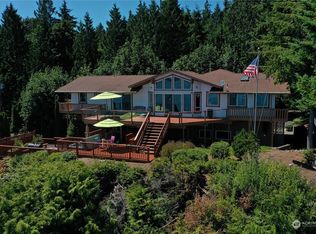 250 Rhododendron Ln, Brinnon, WA 98320