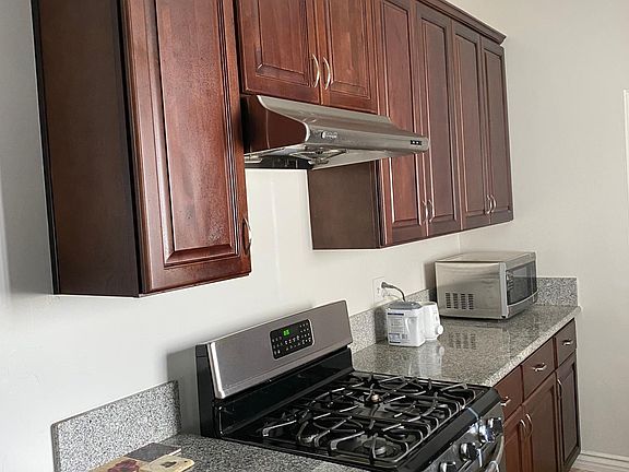 3rd image of 16526 E Queenside Dr