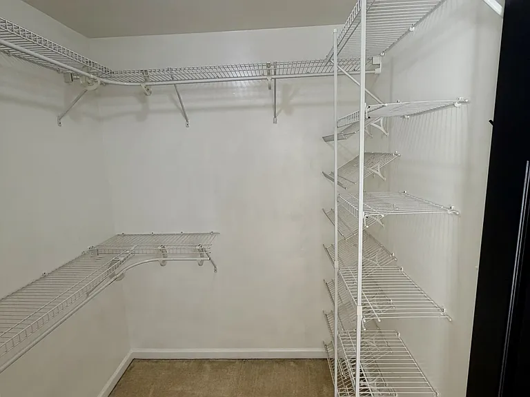 1050 Chapel Hill Dr — Photo 22