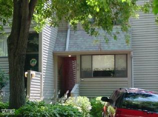 330 Sunrise Hill Rd #330, Norwalk, CT 06851