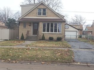 11031 S Tripp Ave, Oak Lawn, IL 60453