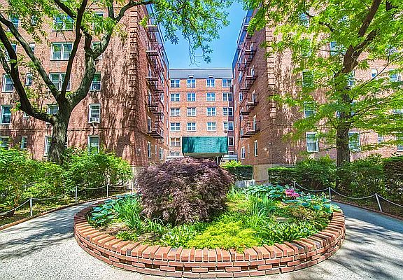 3rd image of 144-39 Sanford Ave #4B4C