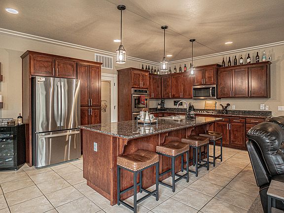 3rd image of 120 Eagle Trace Dr