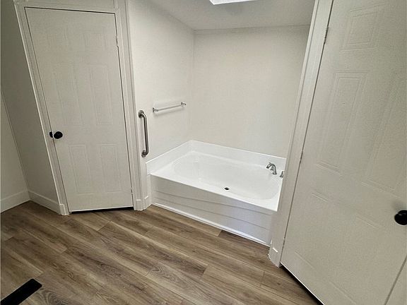 5th image of 273 Aztec Ln