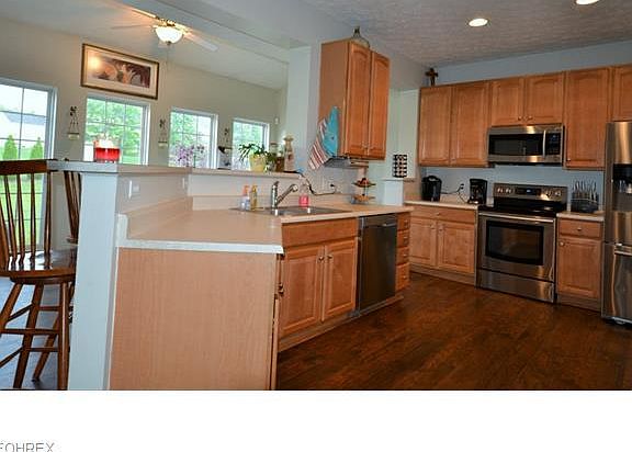 3rd image of 5917 Churchill Way