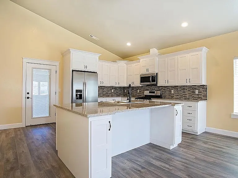 656 Nobility Dr — Photo 7