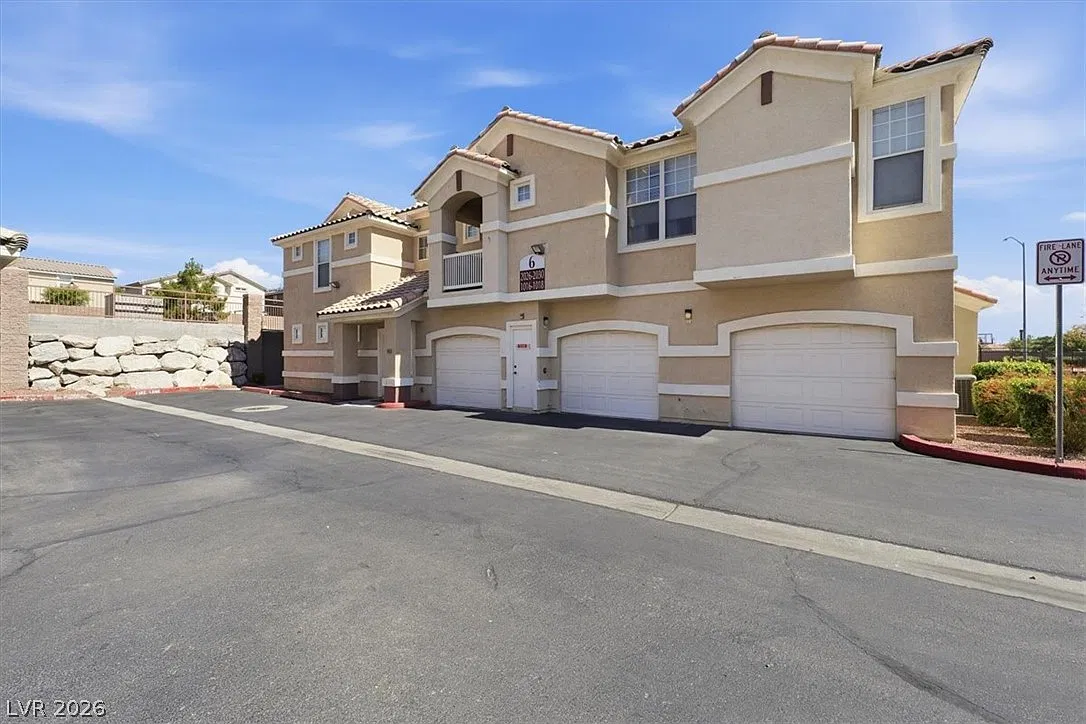 5855 Valley Dr — Photo 1