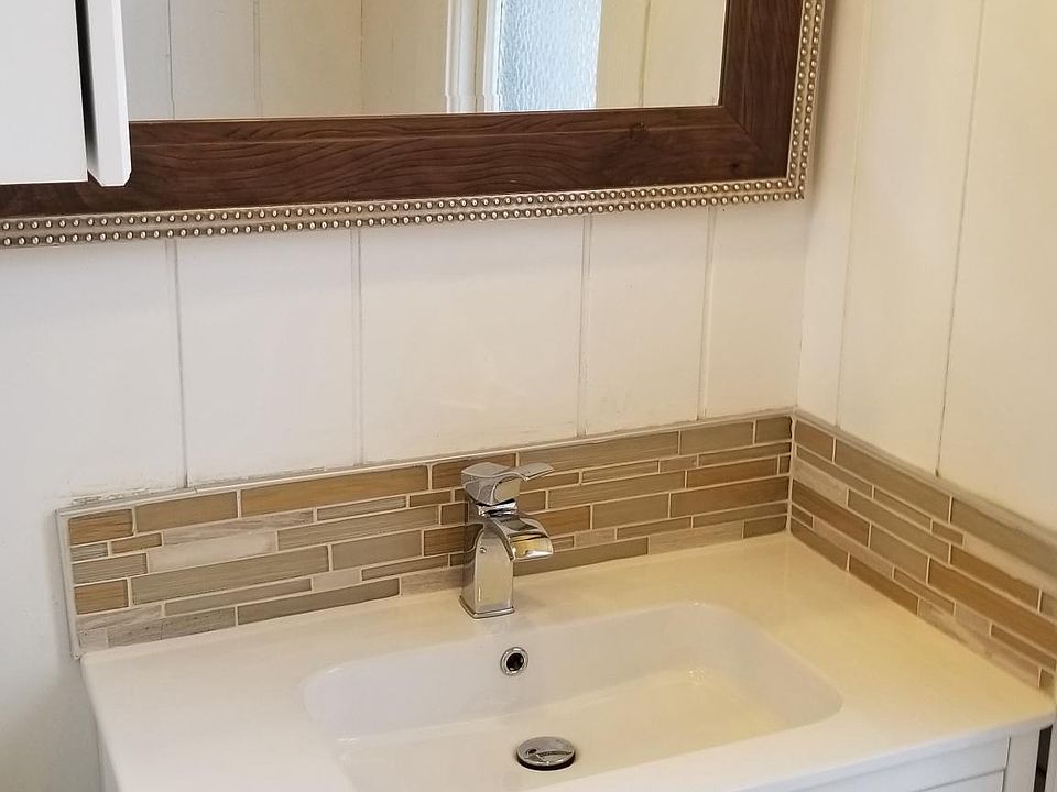 1st image of 281 E Saint James St
