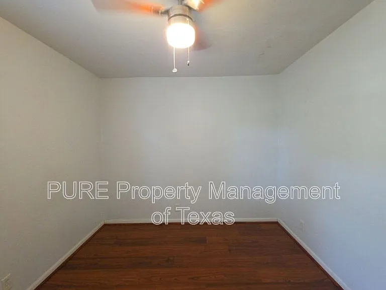 3000 Lakeside Dr — Photo 39