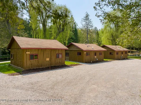 4179 S Straits Hwy #5, Indian River, MI 49749