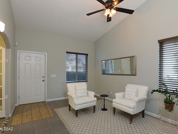 3rd image of 2981 W Calle Lucinda