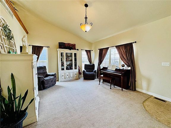 4th image of 1160 Andrew Dr