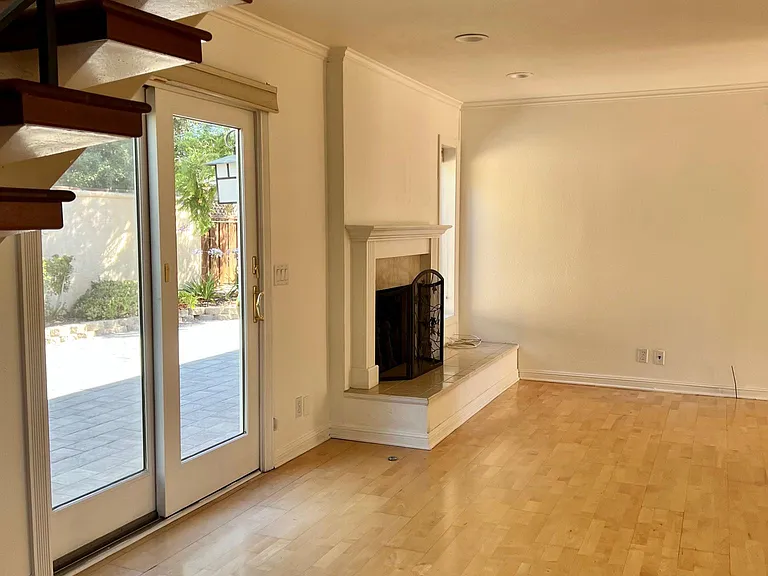 4987 Northlawn Dr — Photo 5