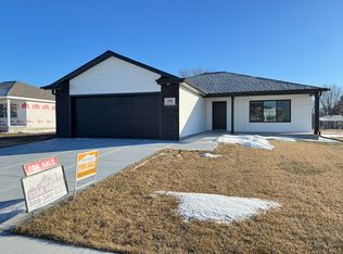 3106 Lakeview Ave, Hastings, NE 68901