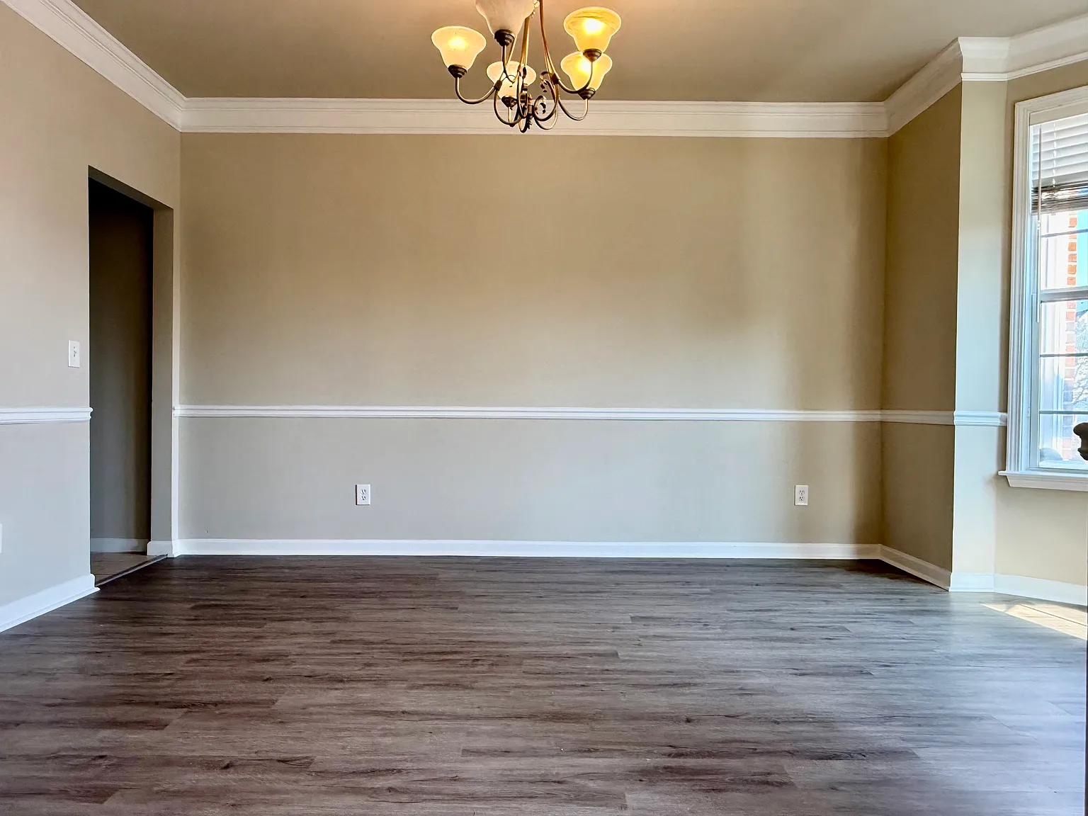 4 bed, 2.5 bath, 2970 sqft, $2,600 — Photo 3