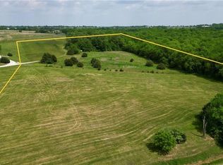 252 S Metcalf Rd, Louisburg, KS 66053