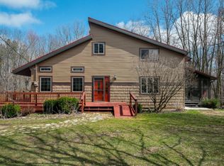 5717 W Guernsey Lake Rd, Delton, MI 49046