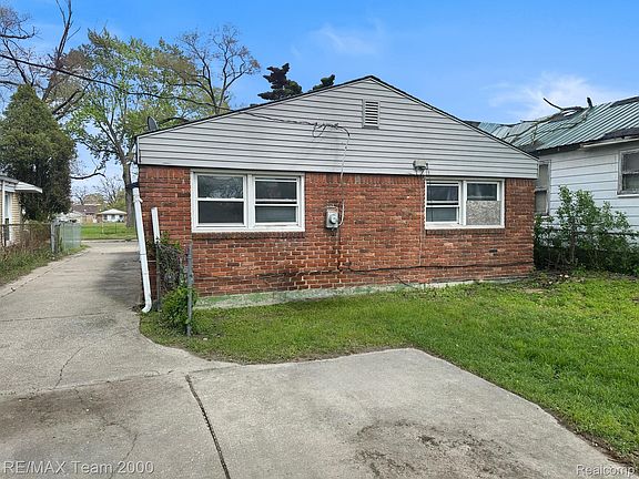4th image of 20493 Ilene St