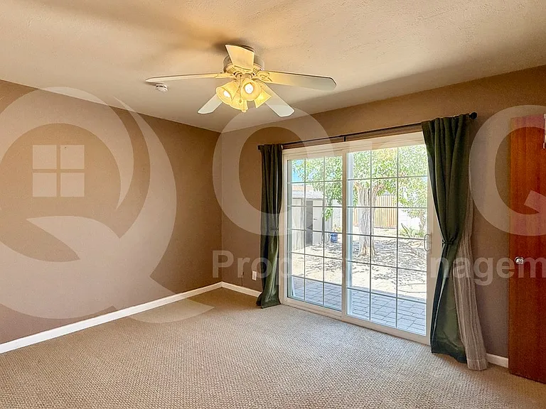 104 E Taylor St — Photo 12