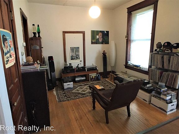 3rd image of 1108 N Damen Ave APT 2R