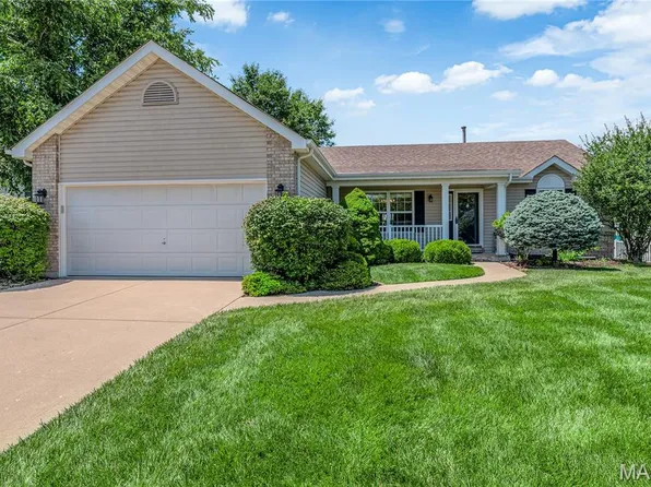1249 Yorktown Dr, Saint Charles, MO 63303