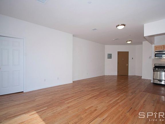 3rd image of 108 Ludlow St Ste 4E