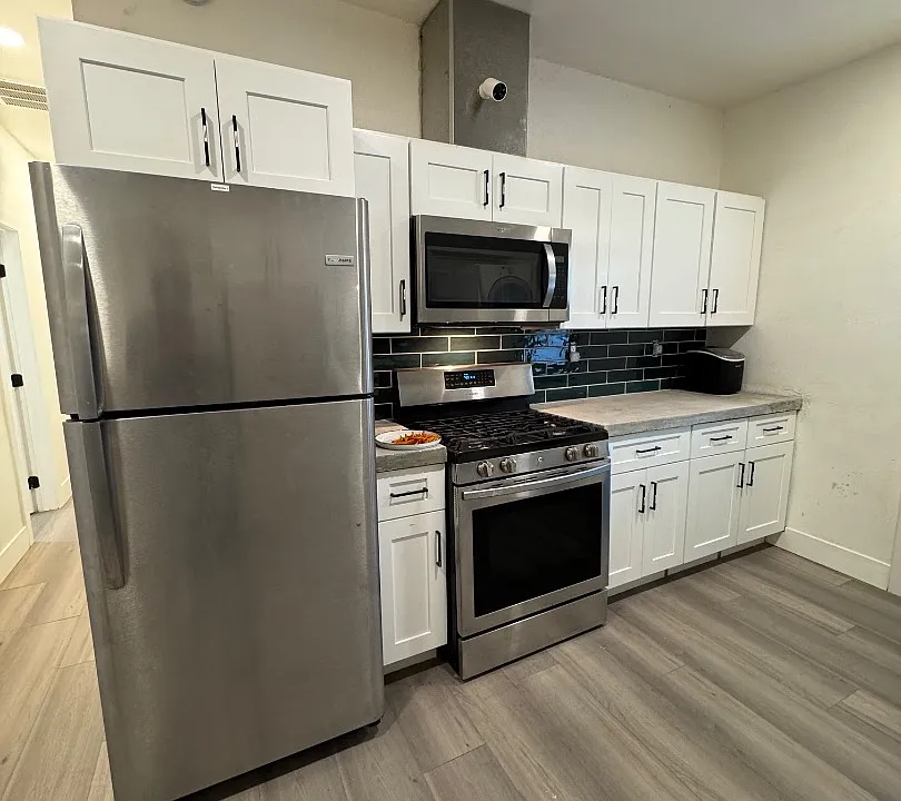 1845 E Monroe St #2