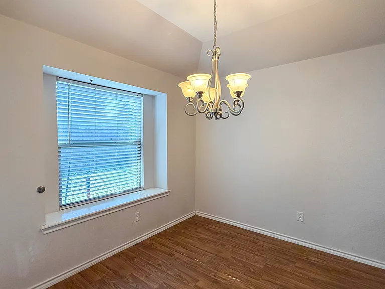 2151 Oakridge Dr — Photo 9