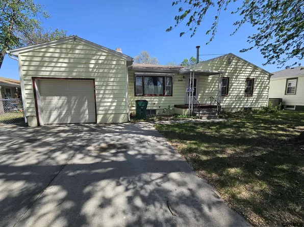 2419 Grand Island Ave, Grand Island, NE 68803