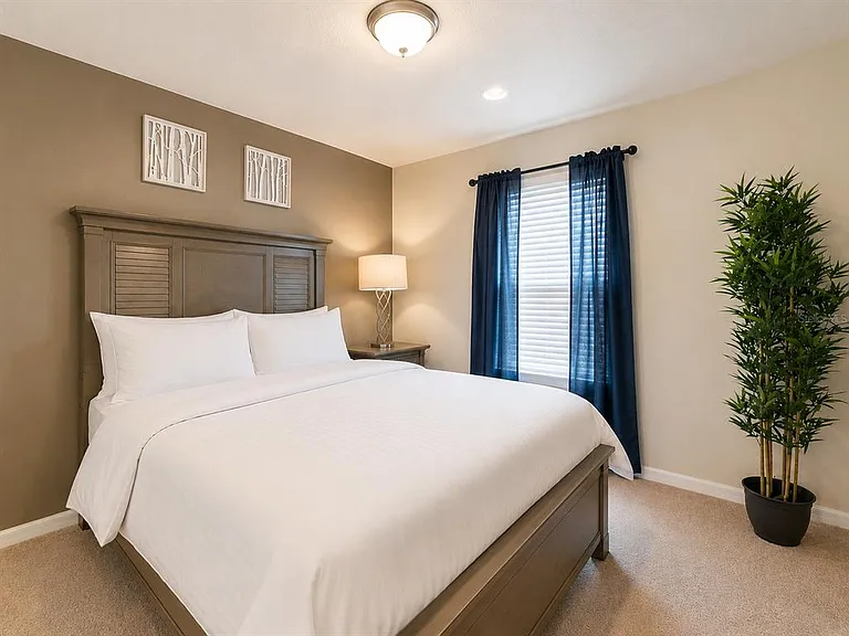 8928 Adriatico Ln — Photo 12
