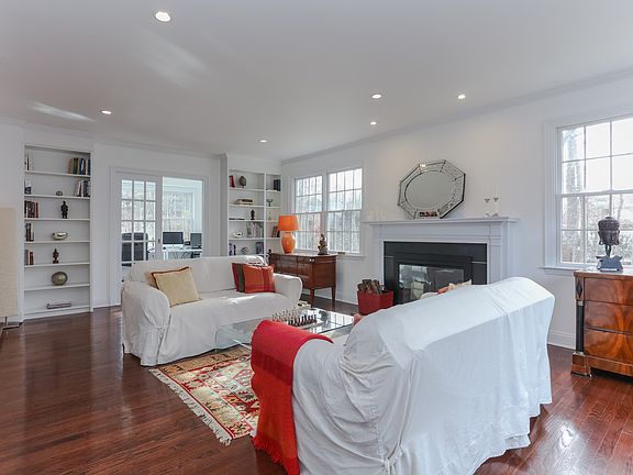 4th image of 31 Kolbert Dr