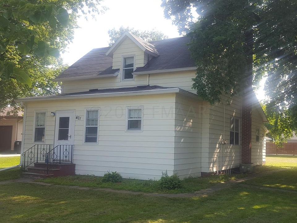 1st image of 401 12th Ave N
