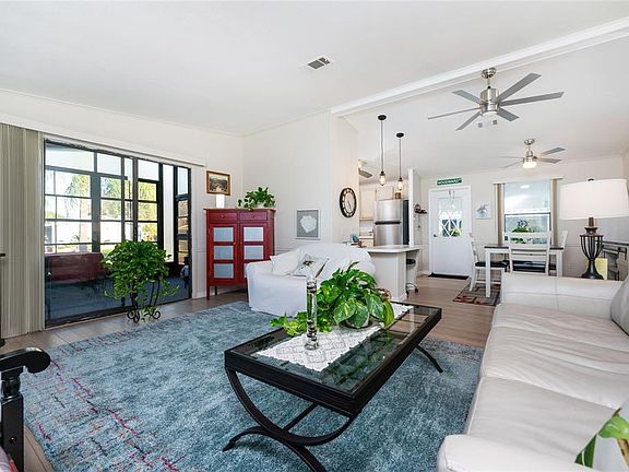 5th image of 828 Tangerine Woods Blvd