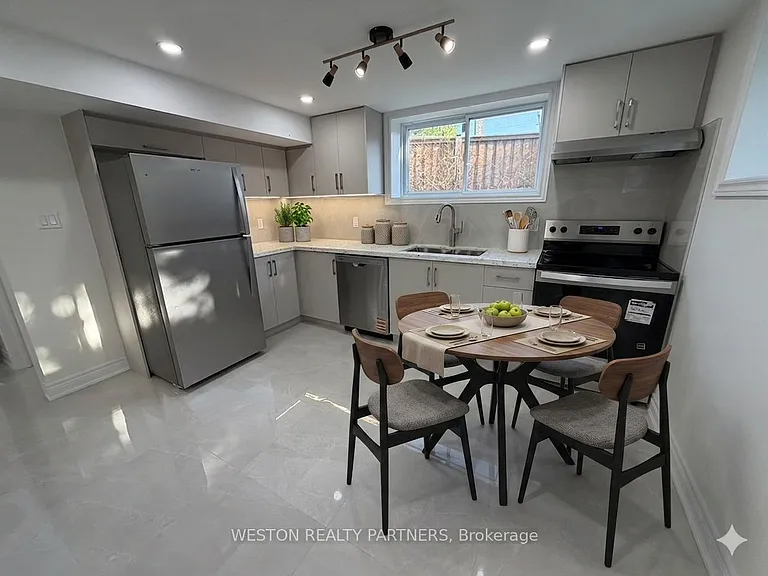 6 Rita Ct #LOWER — Photo 2