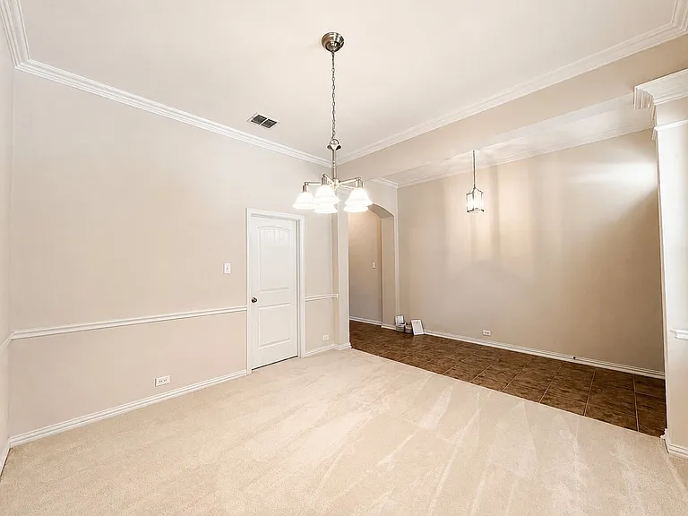 5724 Silverton Ave — Photo 8