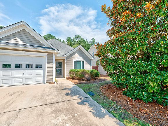 3rd image of 184 Ivy Square Dr