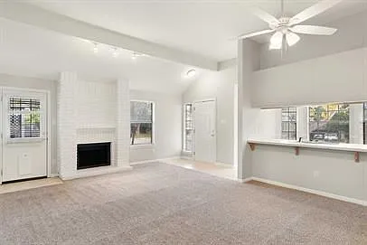 3 bed, 2.0 bath, 1305 sqft, $1,550 — Photo 3