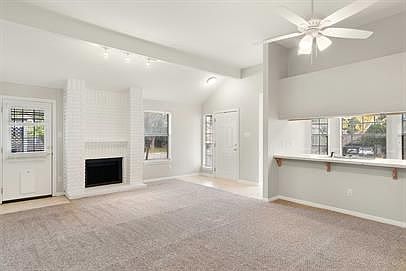 3rd image of 907 Clearwater Trl