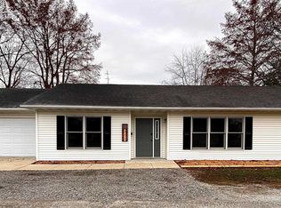 210 N State St, Christopher, IL 62822