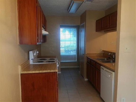 5th image of 5400 Yaupon Dr