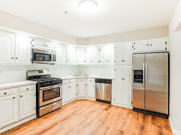 5th image of 34 Richmond St