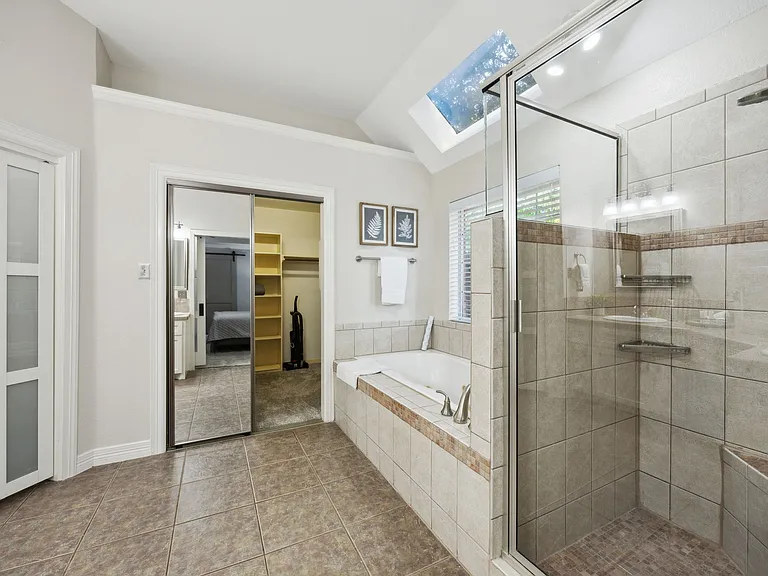 1118 Countryhill Dr — Photo 12