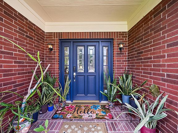 3rd image of 9818 Sandtown Cir