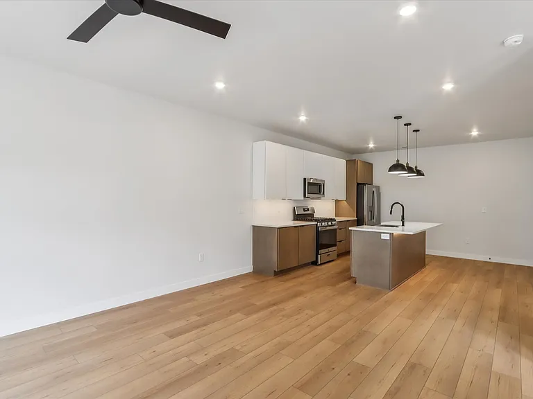 1608 D St SW — Photo 7