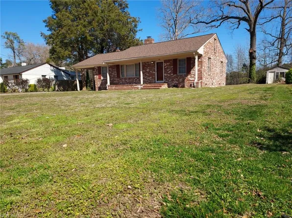 852 Normandy Dr, Suffolk, VA 23434