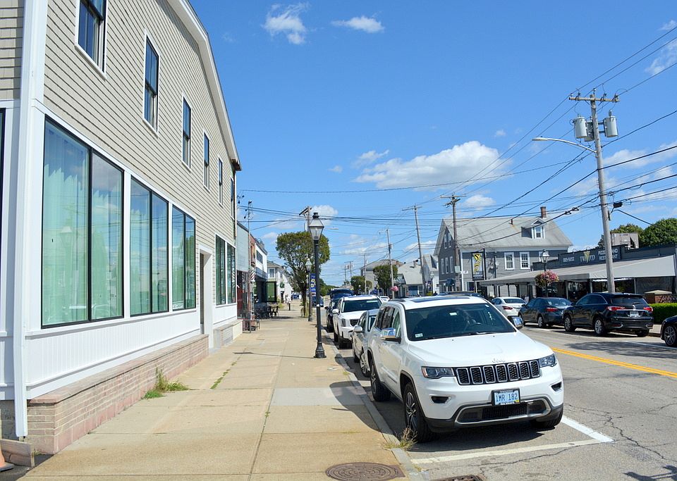1st image of 461 Main St #204